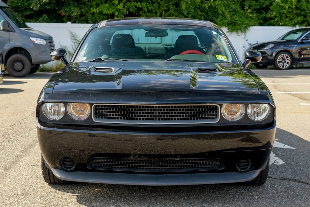Used 2013 Dodge Challenger SXT RWD image 2
