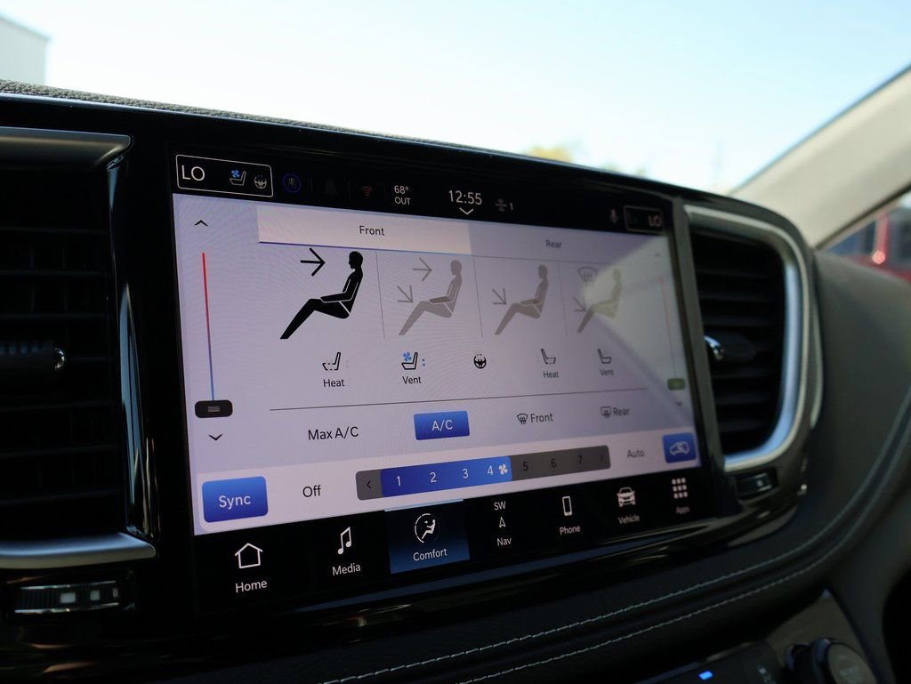 New 2026 Chrysler Pacifica Limited w/ S Appearance Package FWD image 33
