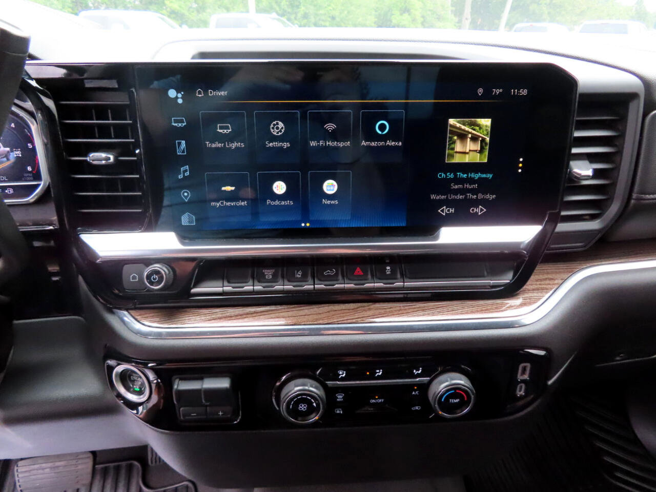 Used 2024 Chevrolet Silverado 2500 LT image 34