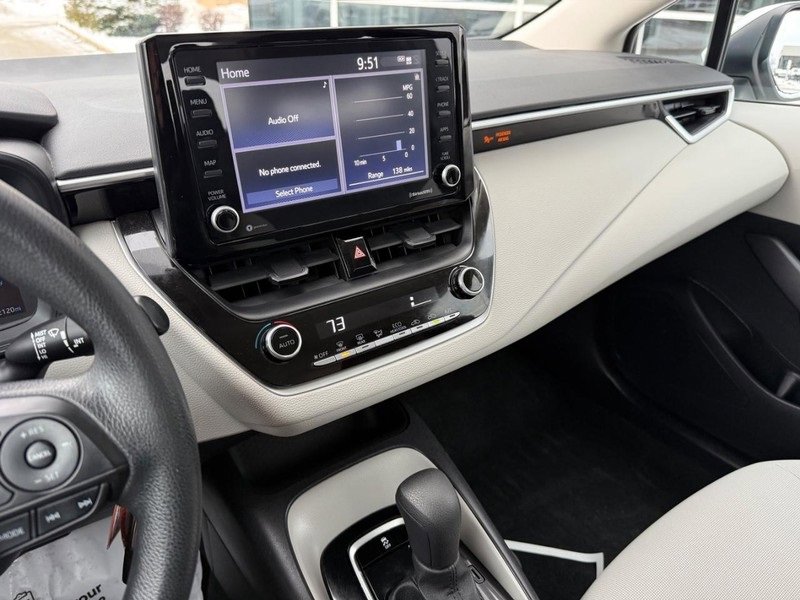 Used 2022 Toyota Corolla LE image 25