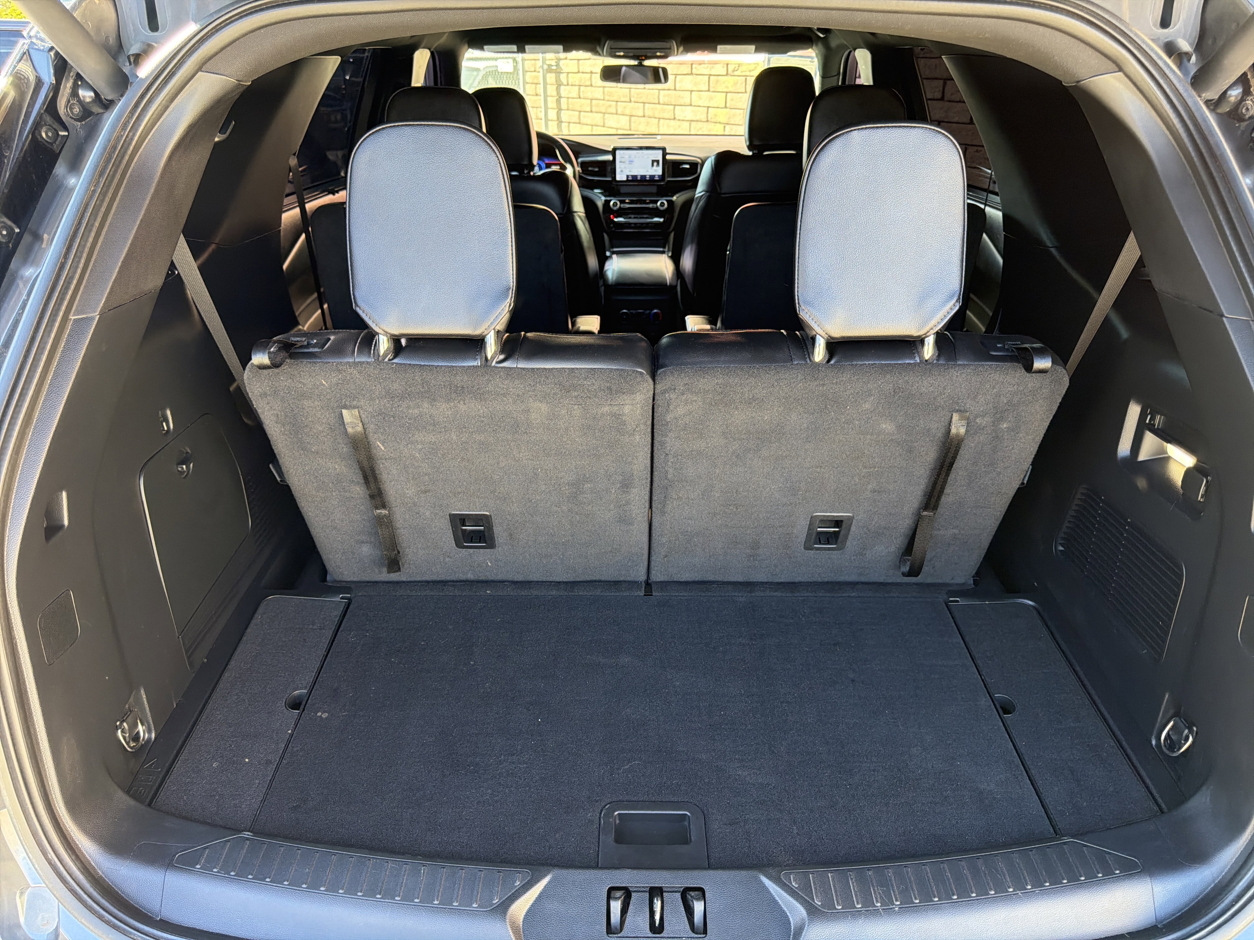 Used 2022 Ford Explorer ST w/ ST Street Pack image 5