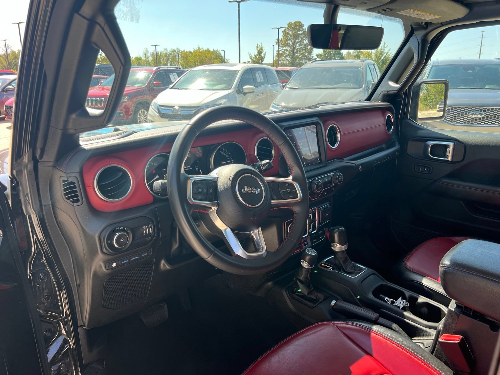 Used 2023 Jeep Wrangler Unlimited Rubicon 4xe AWD/4WD image 20