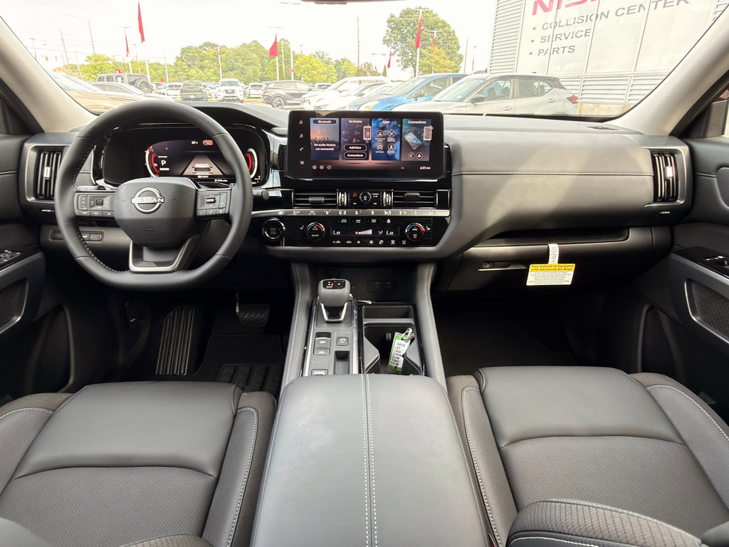 New 2026 Nissan Pathfinder SL image 12