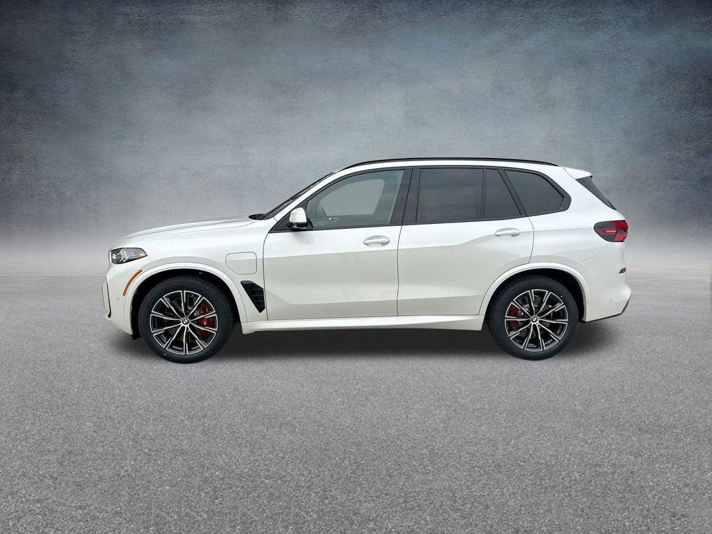Used 2026 BMW X5 xDrive50e image 5