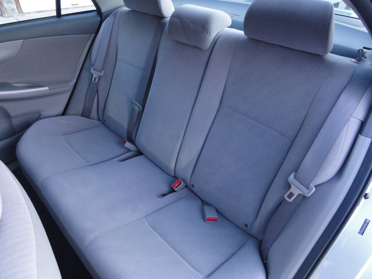 Used 2010 Toyota Corolla LE image 13