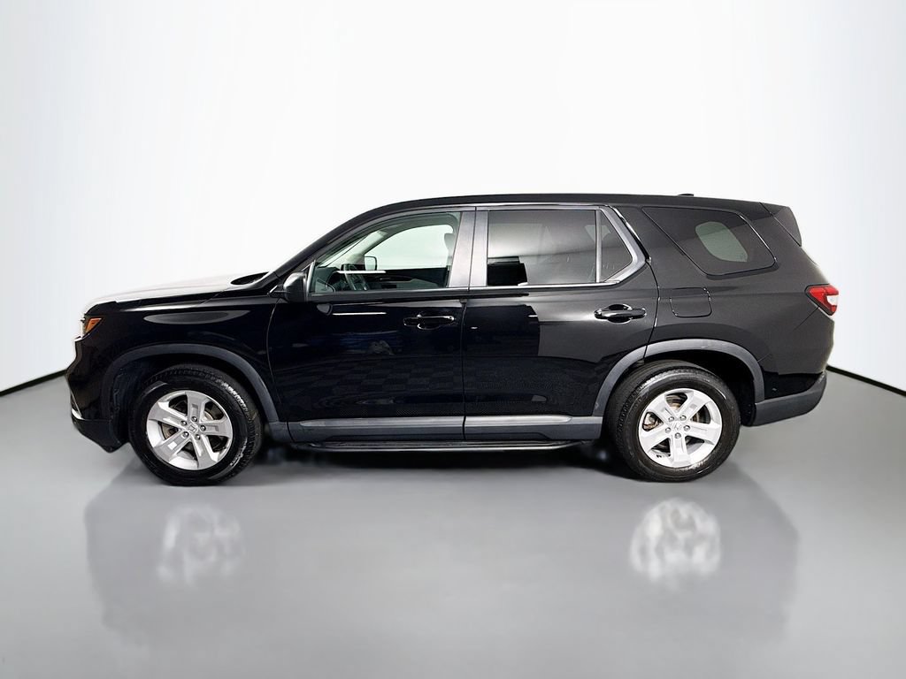Certified 2023 Honda Pilot LX image 2
