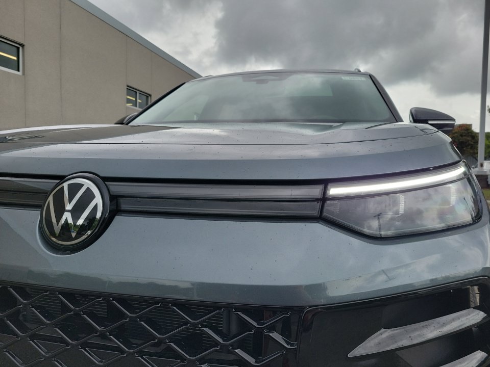 New 2026 Volkswagen Tiguan SE R-Line AWD/4WD image 25