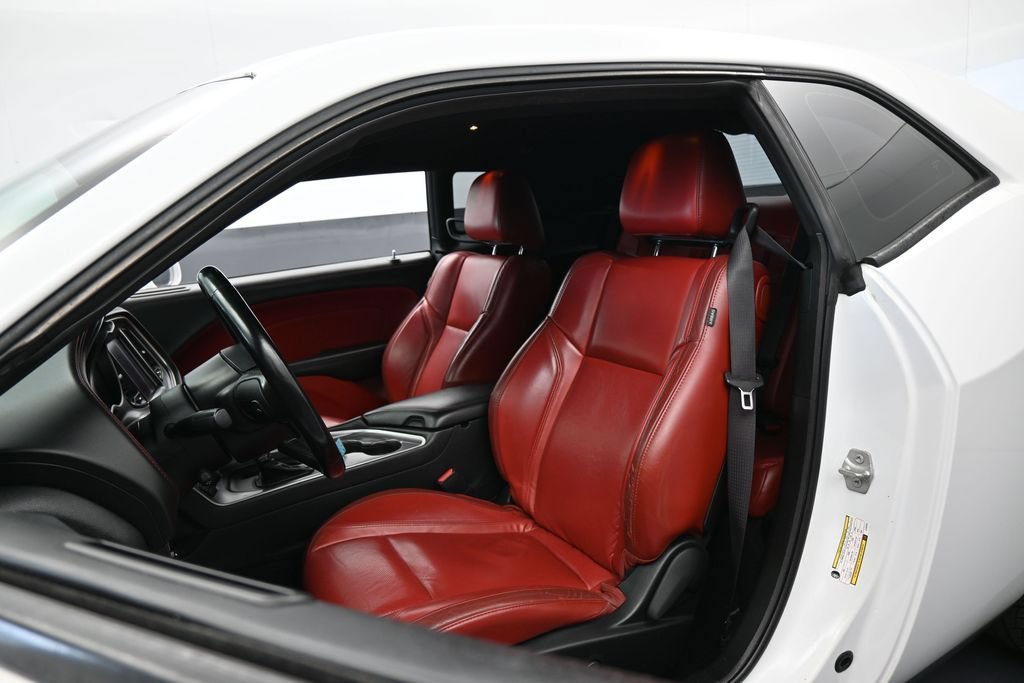 Used 2020 Dodge Challenger SXT w/ Plus Package RWD image 10