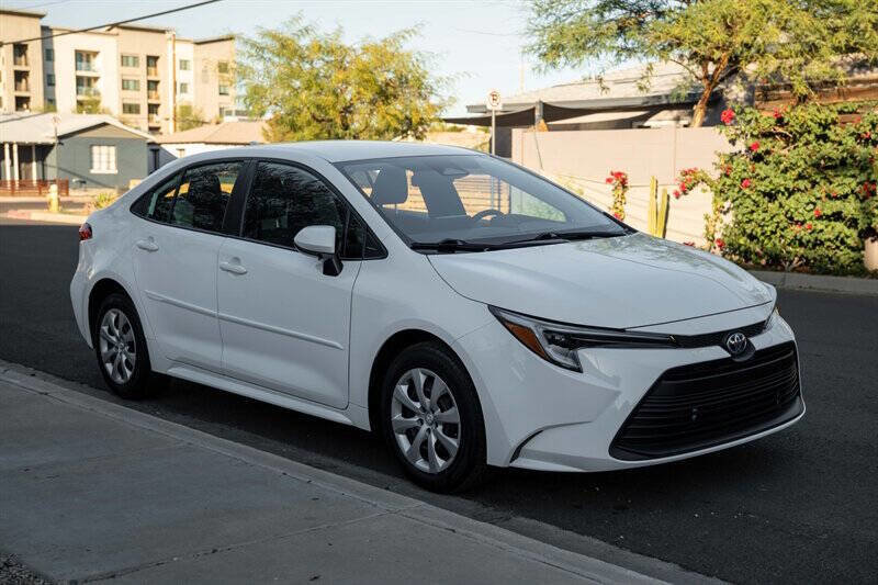 Used 2025 Toyota Corolla LE w/ Convenience Package image 7