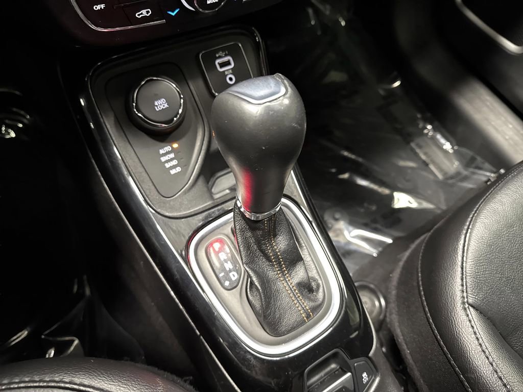 Used 2020 Jeep Compass Limited image 21