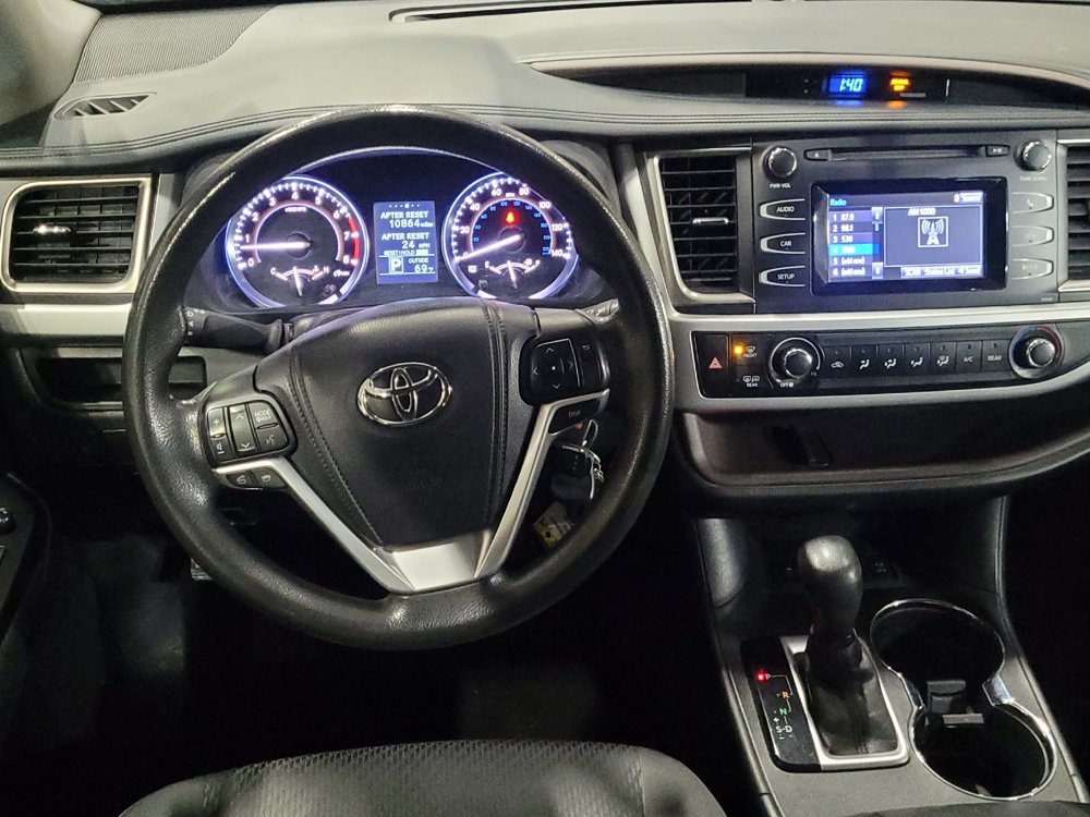 Used 2015 Toyota Highlander LE image 22