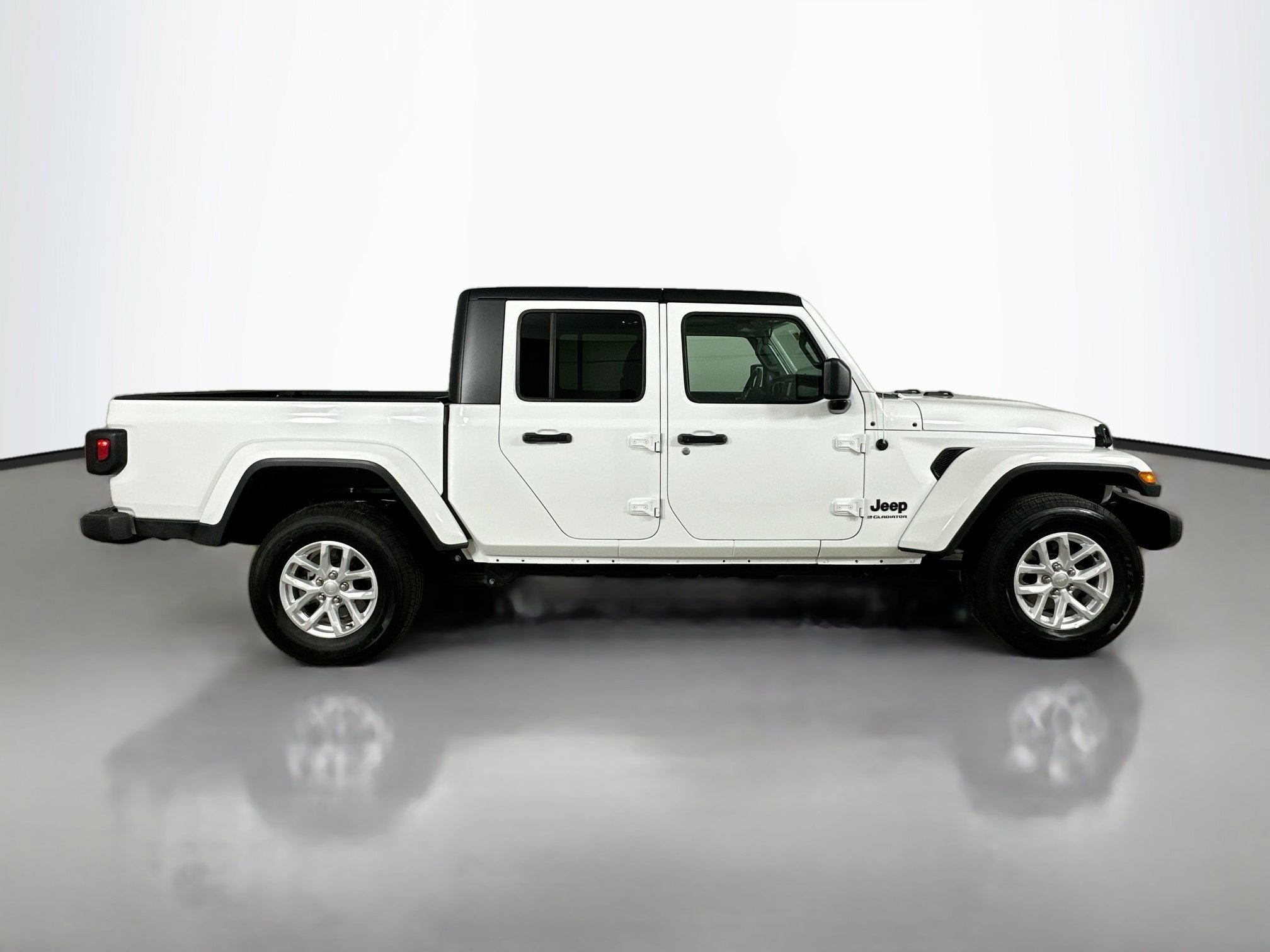 Used 2023 Jeep Gladiator Sport AWD/4WD image 4