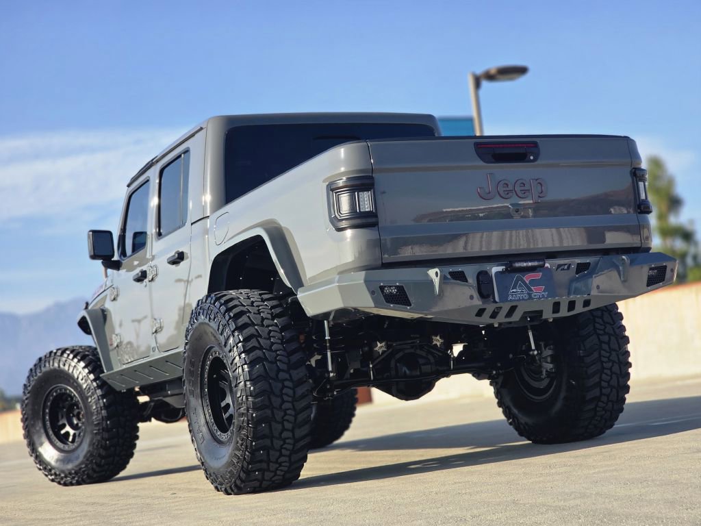 Used 2022 Jeep Gladiator Rubicon AWD/4WD image 2
