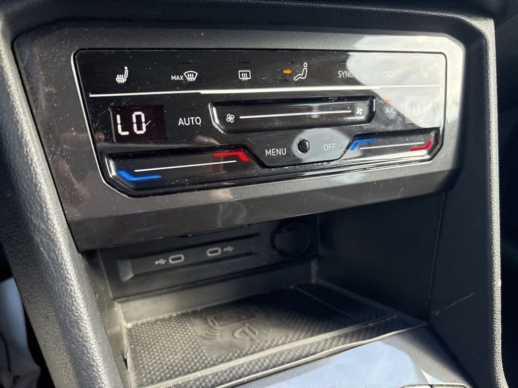 Used 2024 Volkswagen Tiguan SE image 29