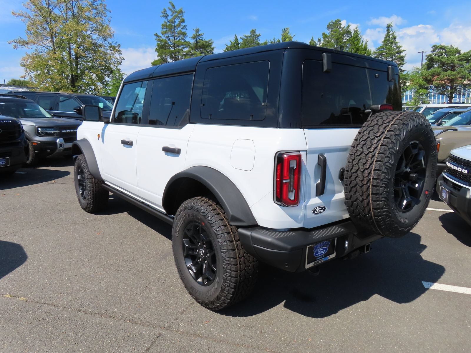 New 2026 Ford Bronco Badlands AWD/4WD image 6