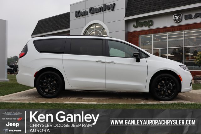 New 2026 Chrysler Pacifica Limited