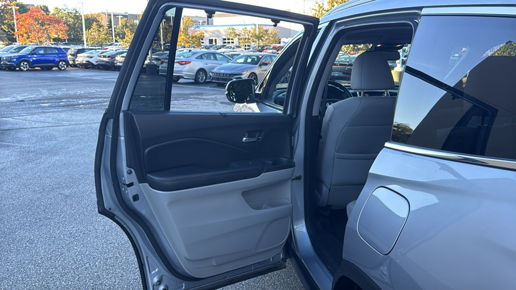 Used 2017 Honda Pilot Elite image 28