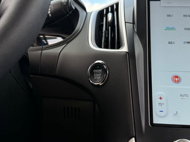 Used 2023 Ford Edge SEL w/ Convenience Package image 10