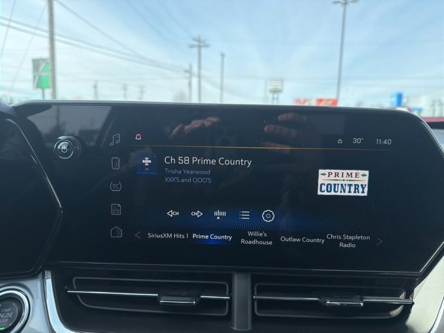 Used 2025 Chevrolet Trax LT w/ LT Convenience Package image 21