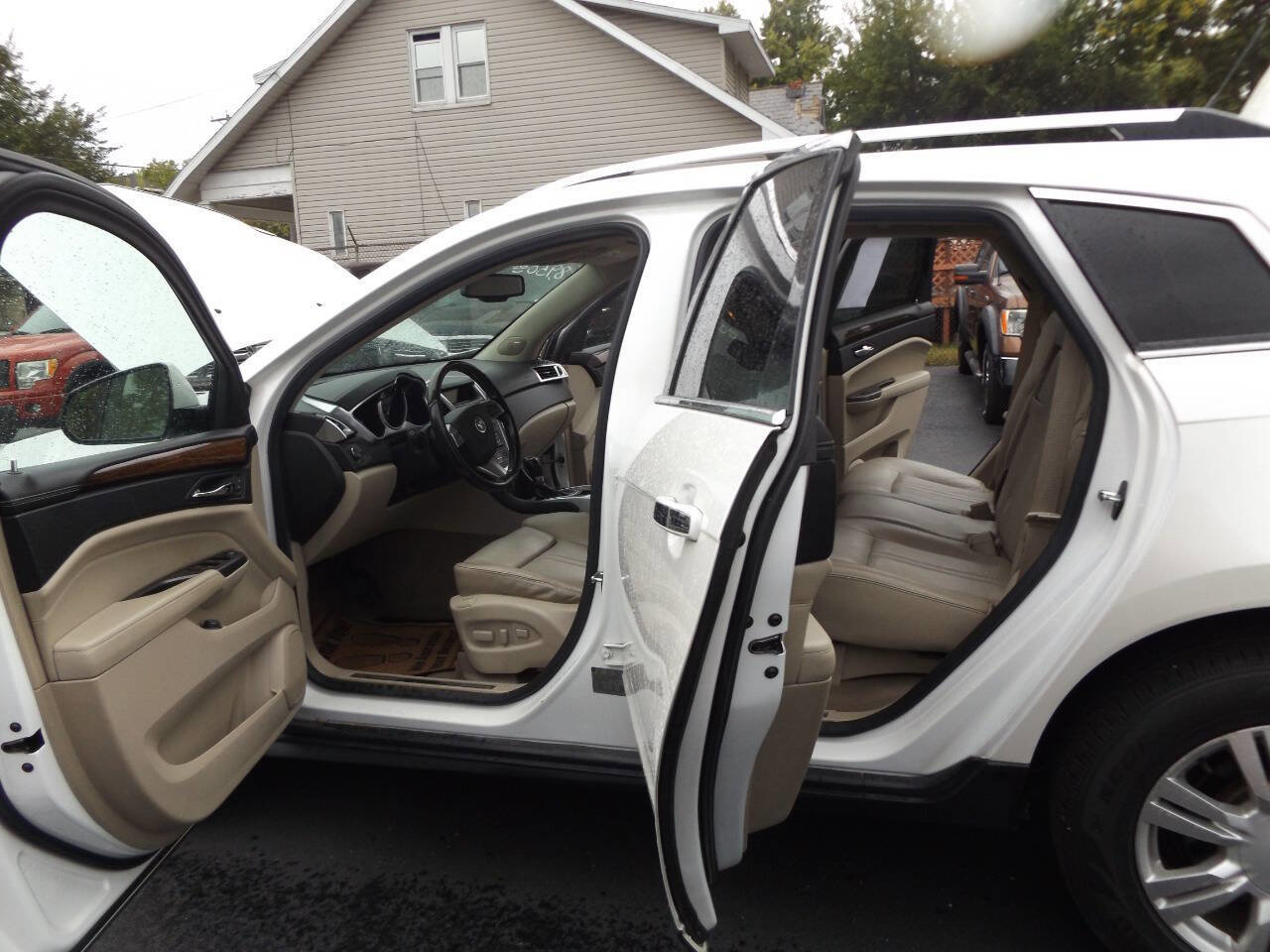 Used 2012 Cadillac SRX Luxury image 12