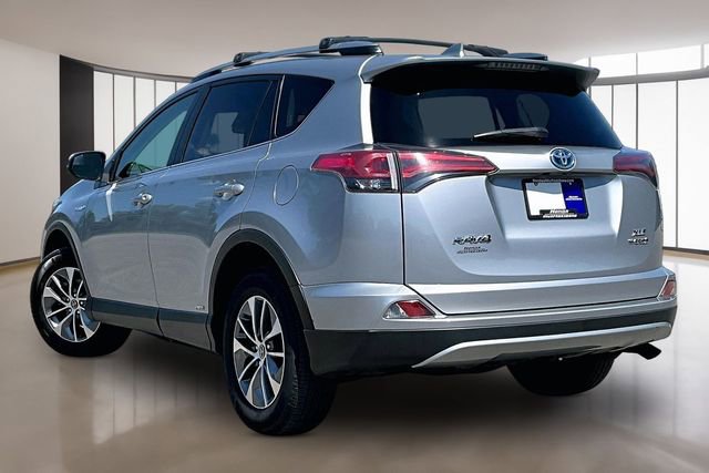 Used 2017 Toyota RAV4 XLE w/ All Weather Liner Package AWD/4WD image 4