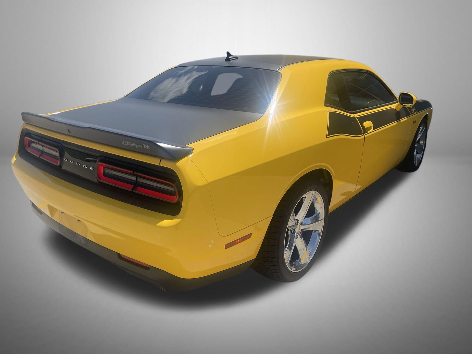 Used 2018 Dodge Challenger T/A RWD image 3