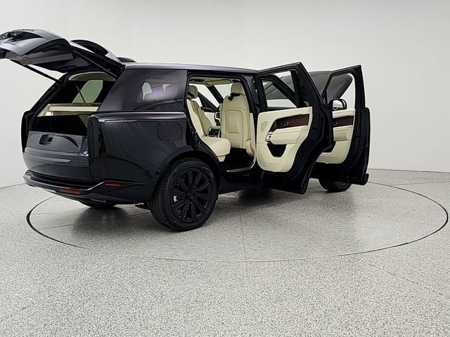 New 2026 Land Rover Range Rover Long Wheelbase SE AWD/4WD image 11