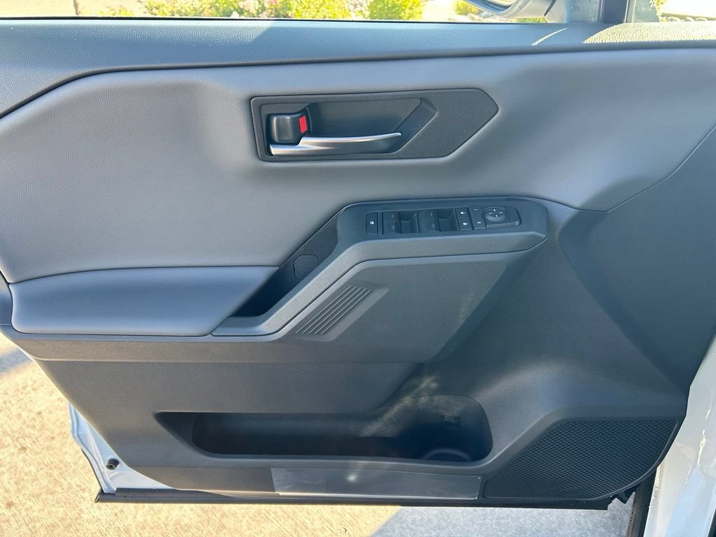 Used 2026 Toyota RAV4 SE AWD/4WD image 9