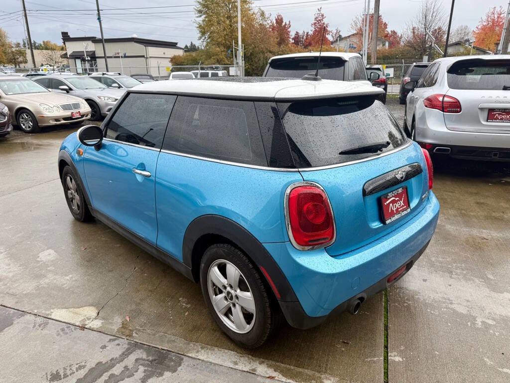 Used 2016 MINI Cooper 2-Door Hardtop image 5