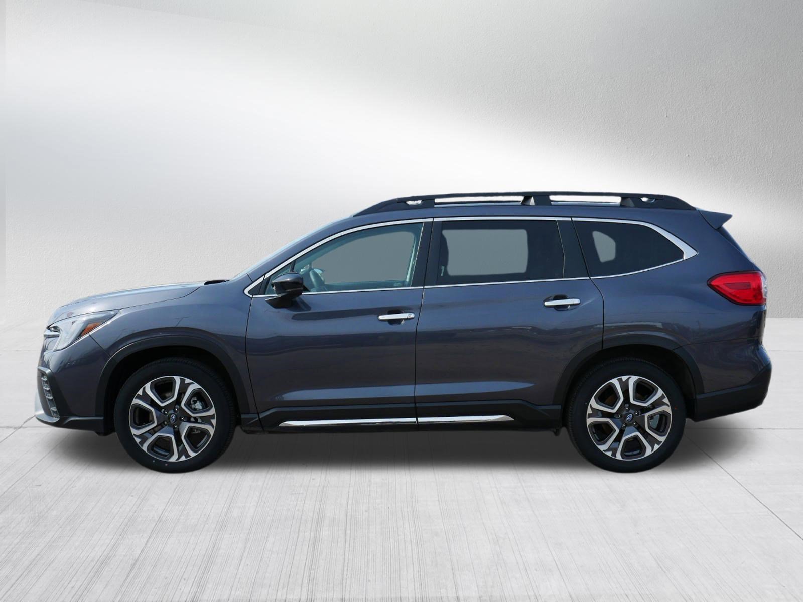 Used 2025 Subaru Ascent Touring w/ Popular Package #2 AWD/4WD image 4