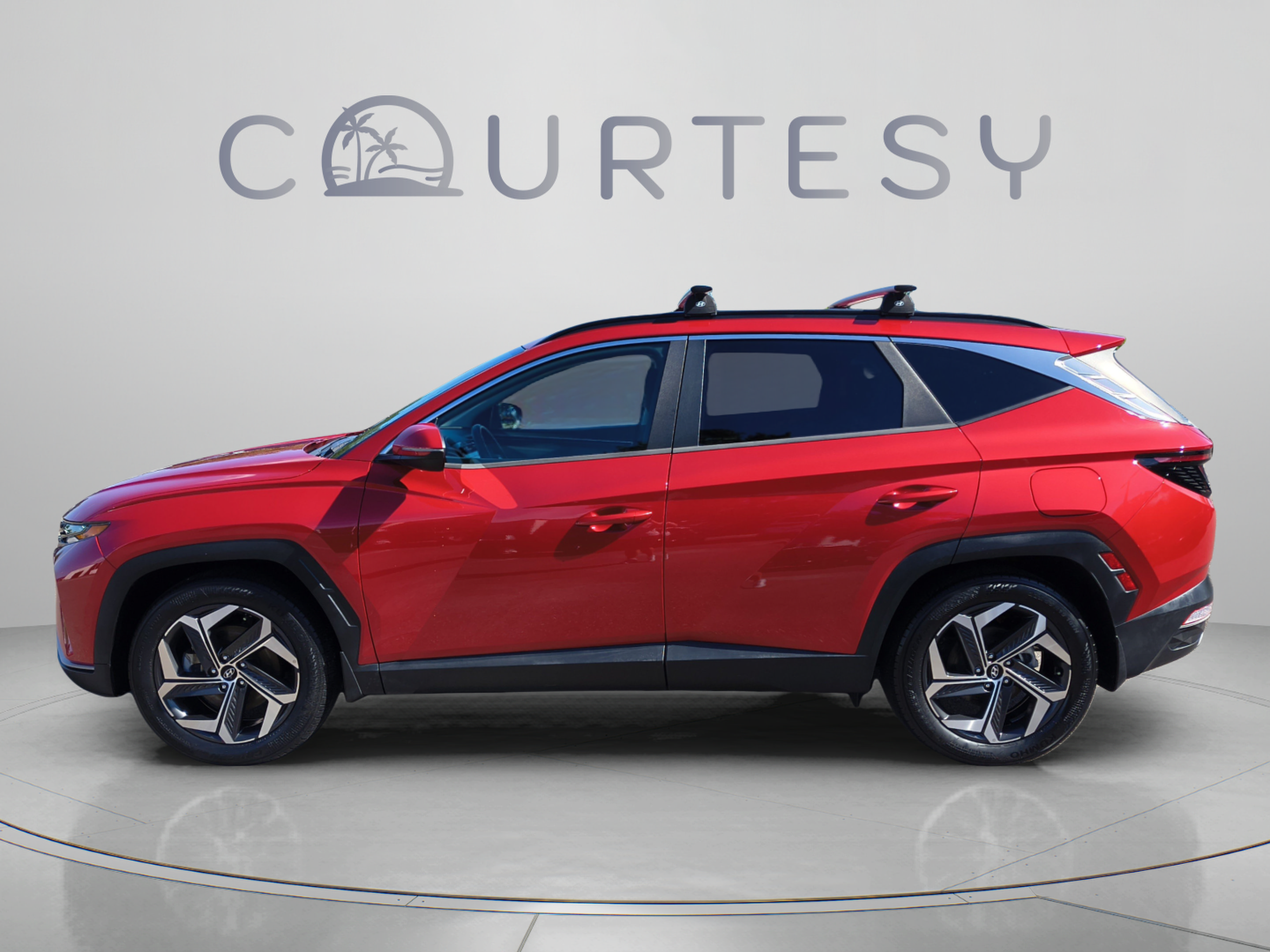Used 2022 Hyundai Tucson SEL w/ Convenience + Premium Package FWD image 2