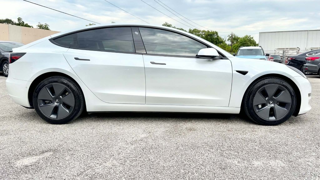 Used 2022 Tesla Model 3 Long Range AWD/4WD image 4