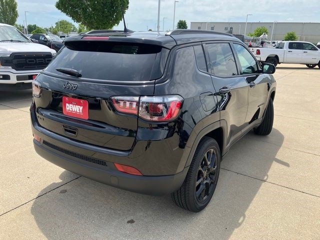 New 2026 Jeep Compass Latitude AWD/4WD image 8