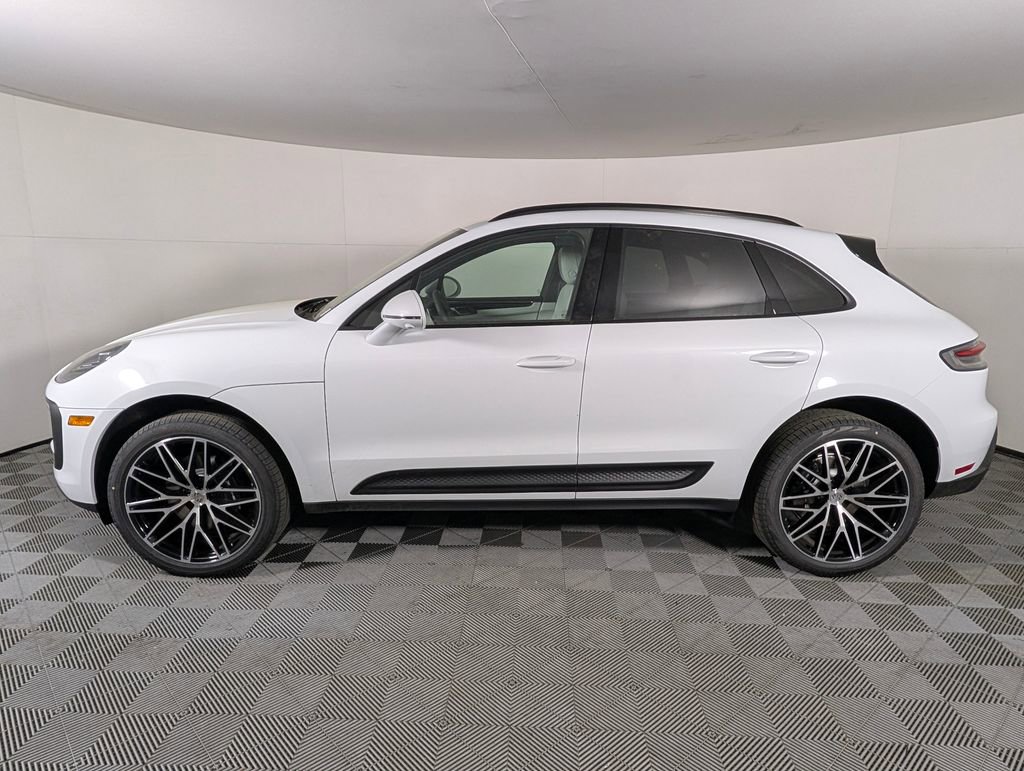 New 2026 Porsche Macan image 2