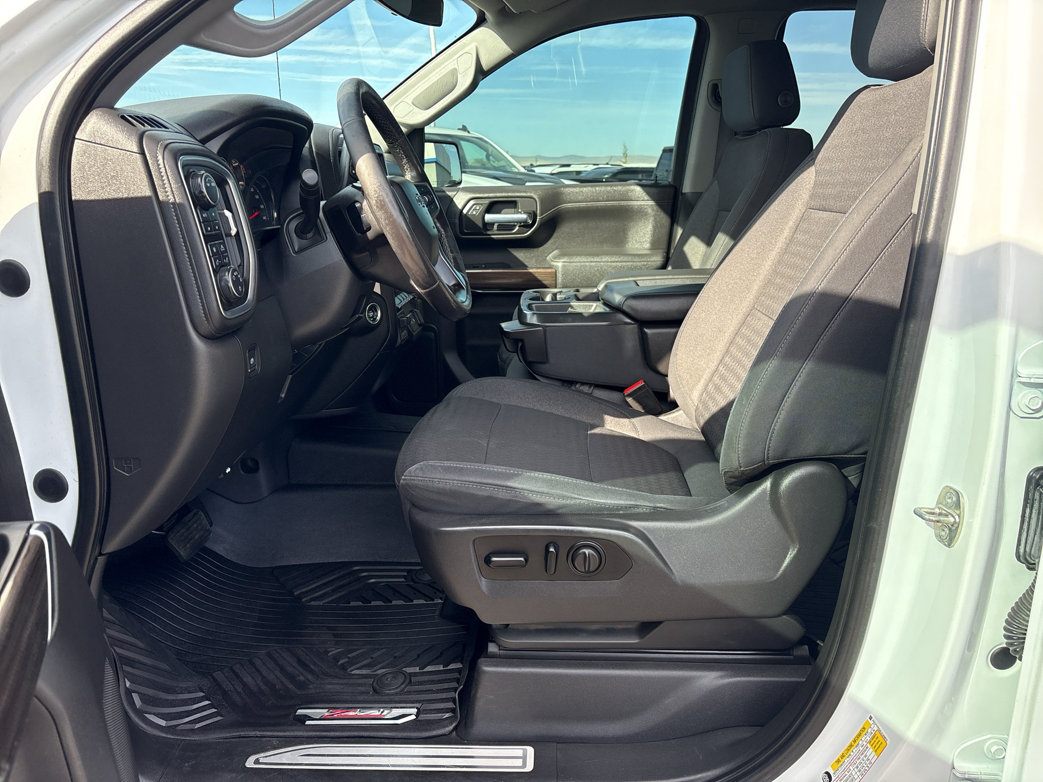 Used 2020 Chevrolet Silverado 1500 LT Trail Boss w/ Convenience Package AWD/4WD image 11