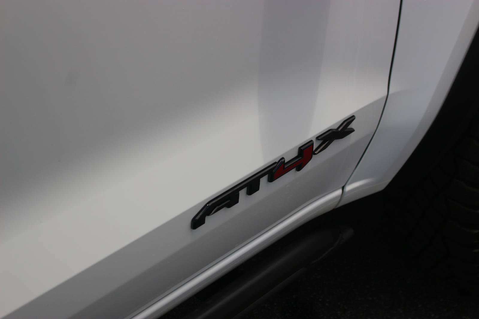 Used 2024 GMC Canyon AT4X AWD/4WD image 13