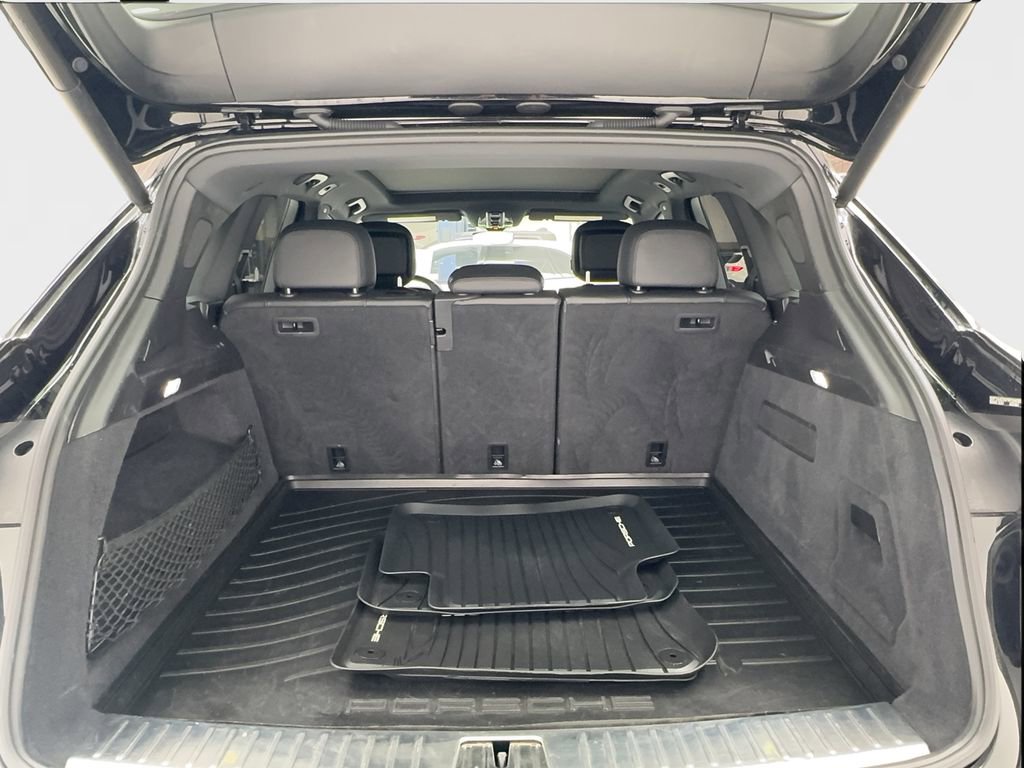 Used 2023 Porsche Cayenne image 17