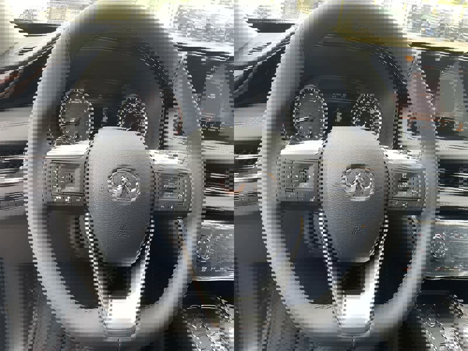 Certified 2025 INFINITI QX60 Pure image 9