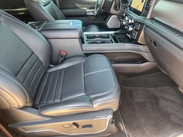 Used 2025 Ford F250 Platinum image 13
