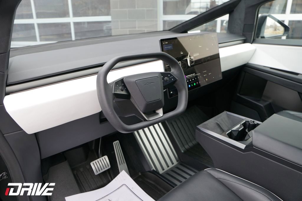 Used 2024 Tesla Cybertruck AWD Crew Cab image 19