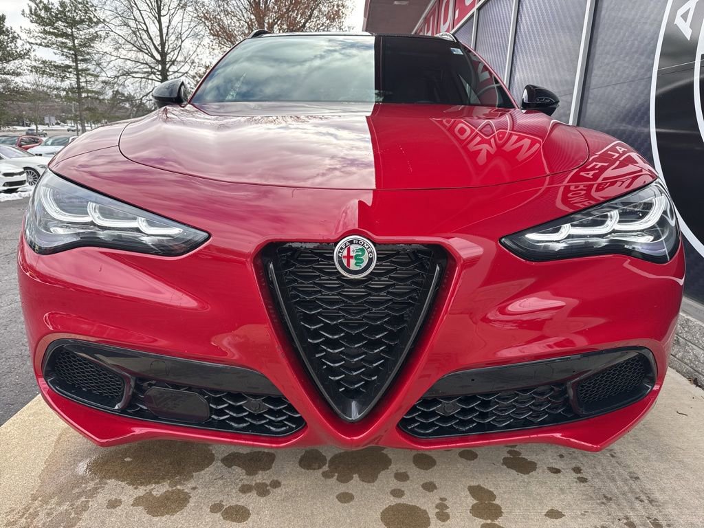 New 2025 Alfa Romeo Stelvio Sprint image 4