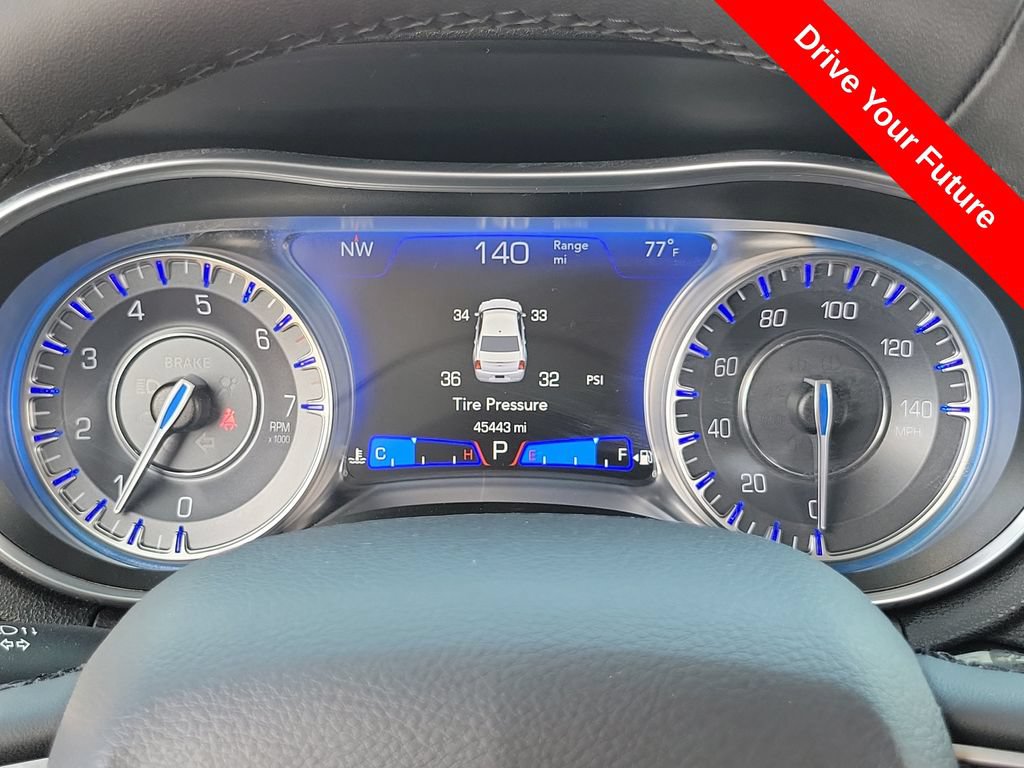 Used 2023 Chrysler 300 Touring L w/ Safetytec Plus Group RWD image 7