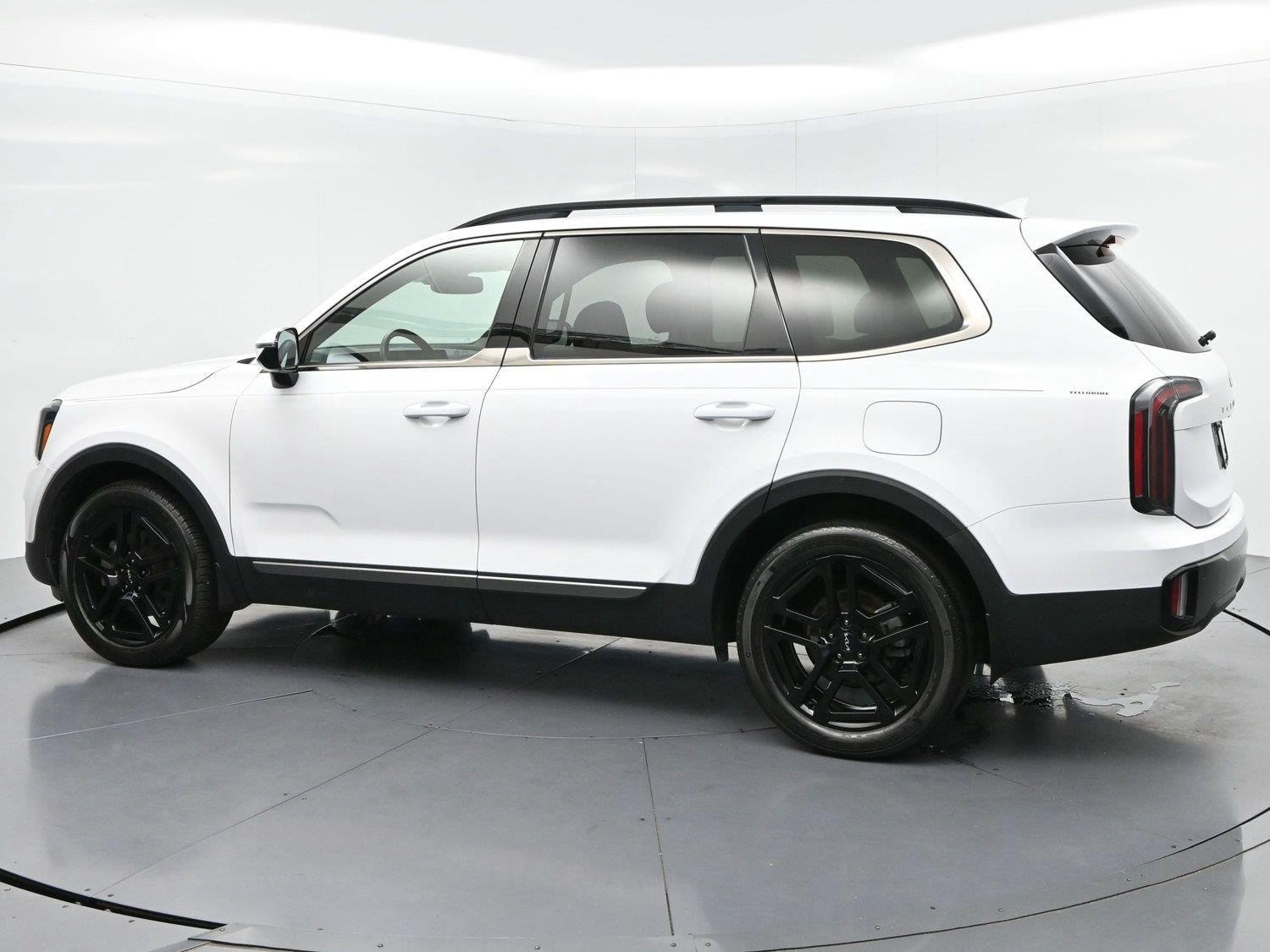 Used 2023 Kia Telluride SX X-Line AWD/4WD image 5