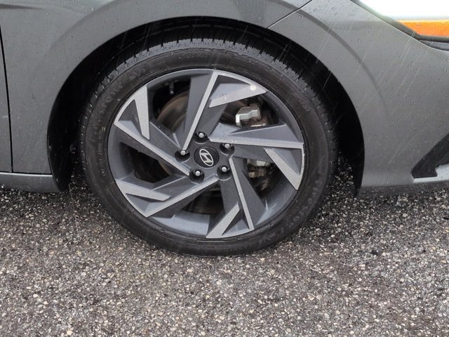 Used 2025 Hyundai Elantra SEL FWD image 10