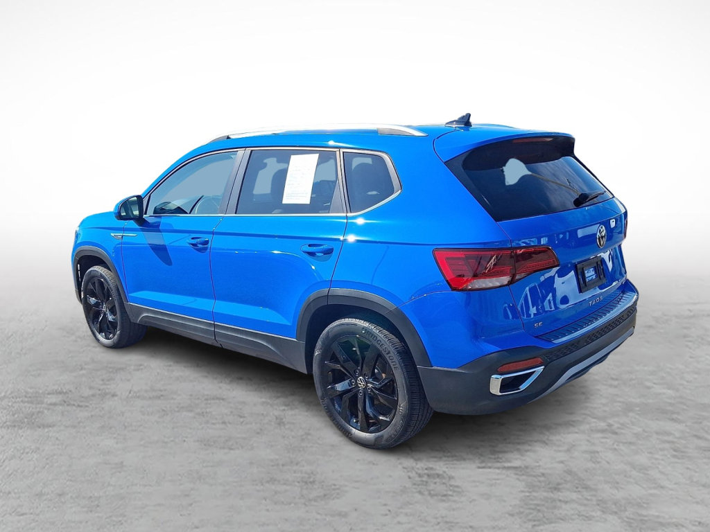 Used 2023 Volkswagen Taos SE w/ Panoramic Sunroof Package image 3