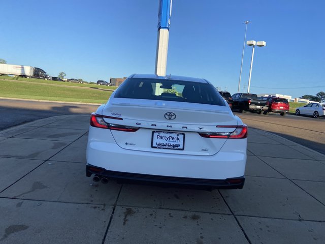 Used 2025 Toyota Camry SE FWD image 11