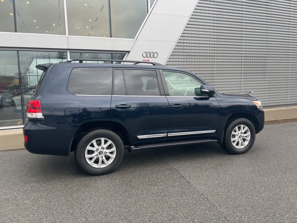 Used 2018 Toyota Land Cruiser image 20