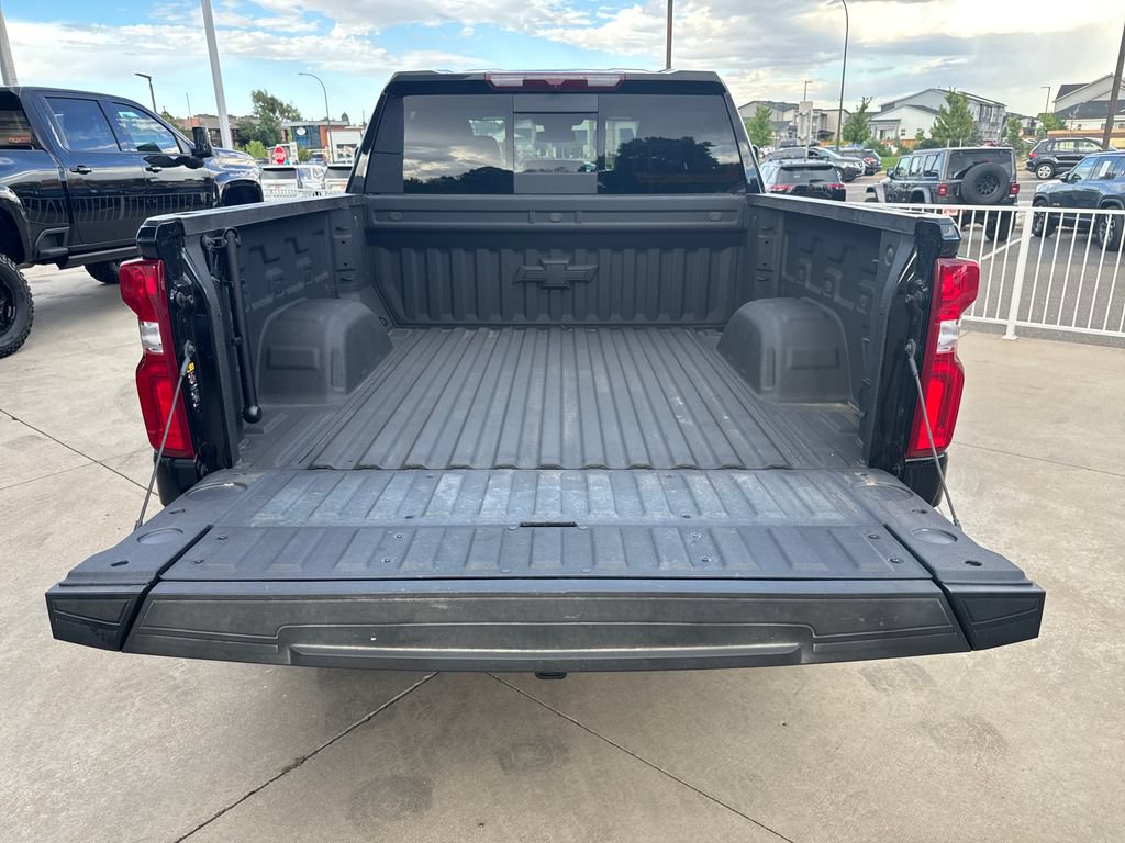 Used 2025 Chevrolet Silverado 1500 High Country w/ High Country Premium Package AWD/4WD image 23
