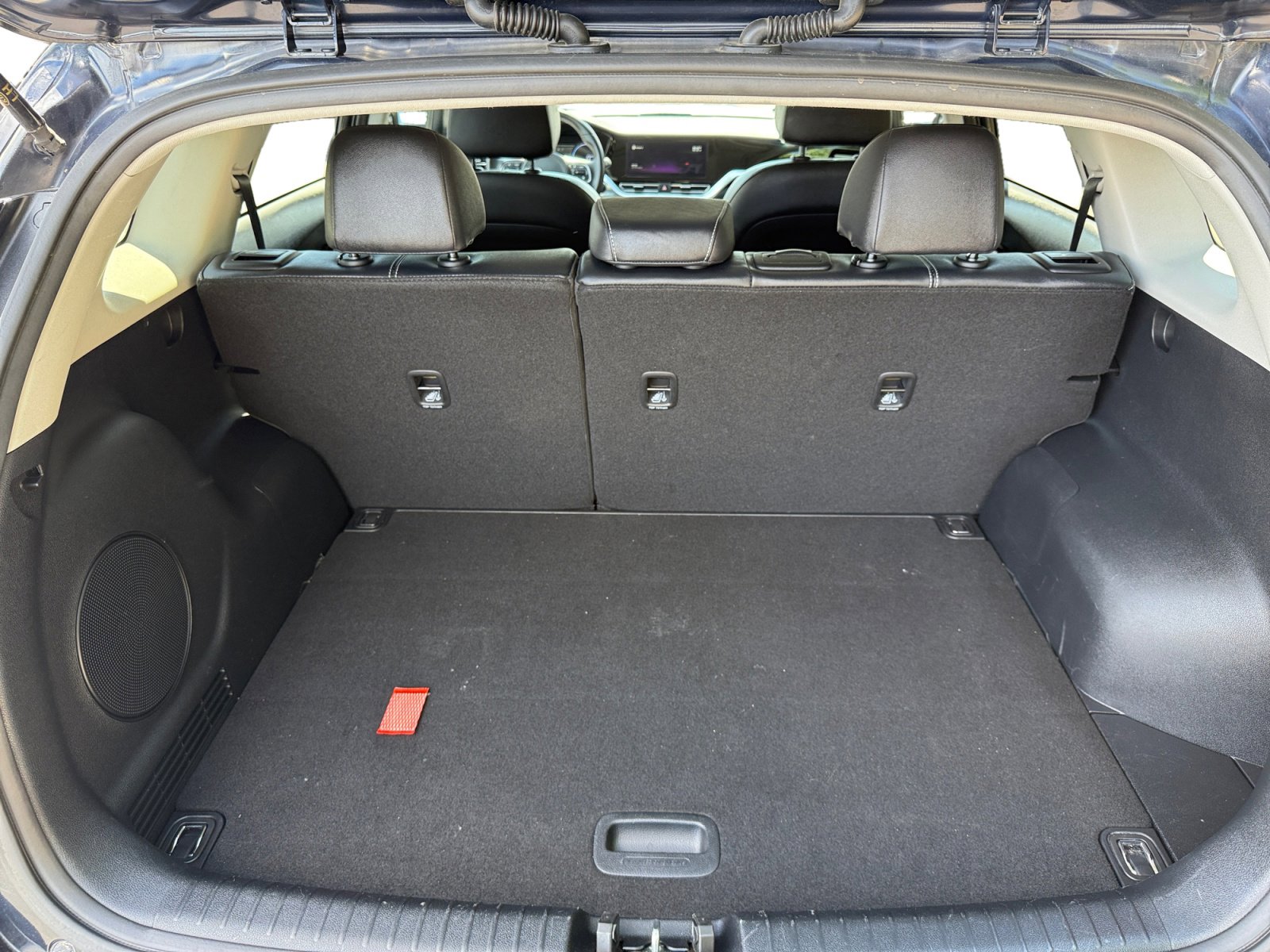 Used 2022 Kia Niro EX image 17