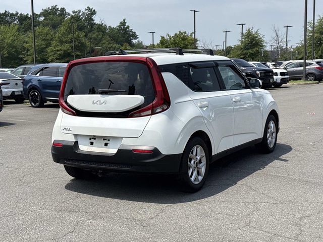 Used 2022 Kia Soul LX w/ Technology Package FWD image 2